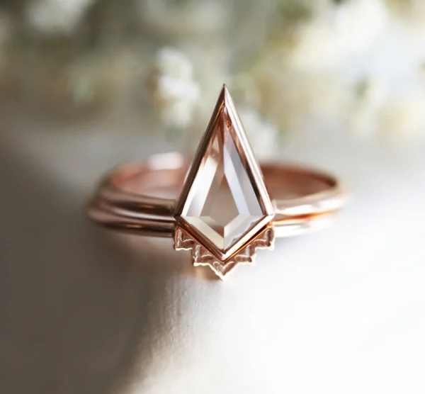 Capucinne Kite Morganite Ring Set