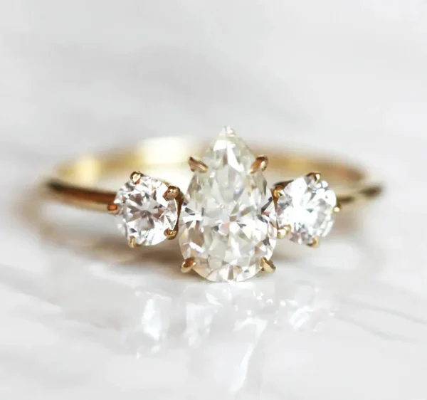 Capucinne Alisa Pear Moissanite Ring