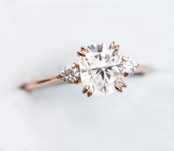 Capucinne Alma Cushion Diamond Ring Alt