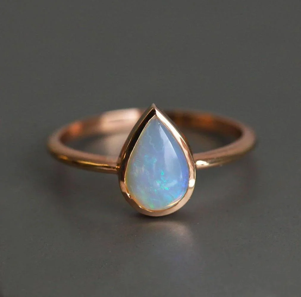 Capucinne Betty Opal Ring