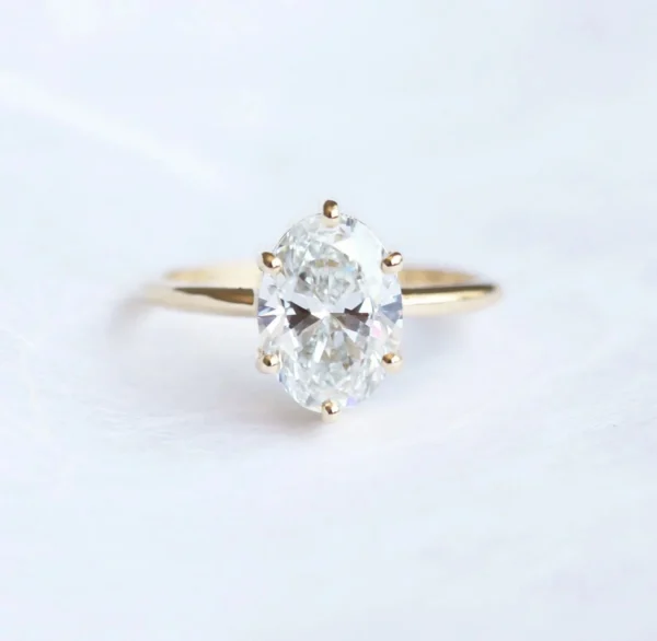 Capucinne Daya Oval Diamond Ring