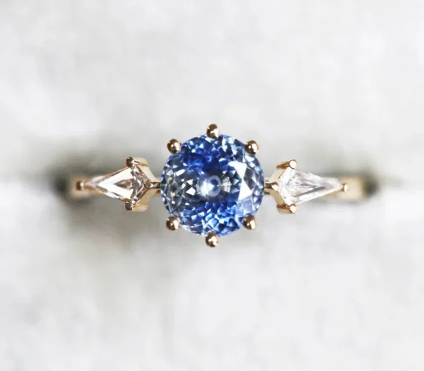 Capucinne Jolie Sapphire Diamond Ring