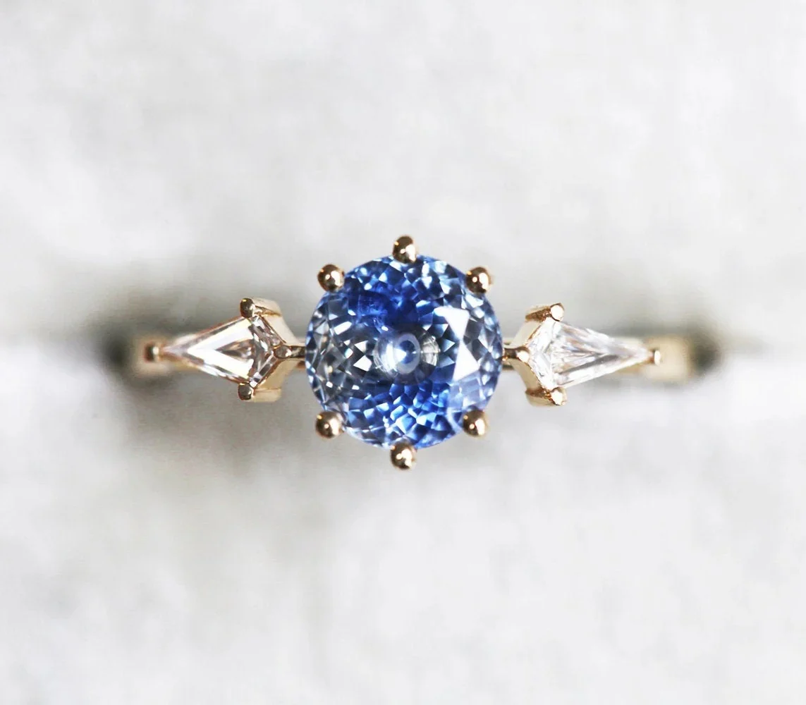 Capucinne Jolie Sapphire Diamond Ring