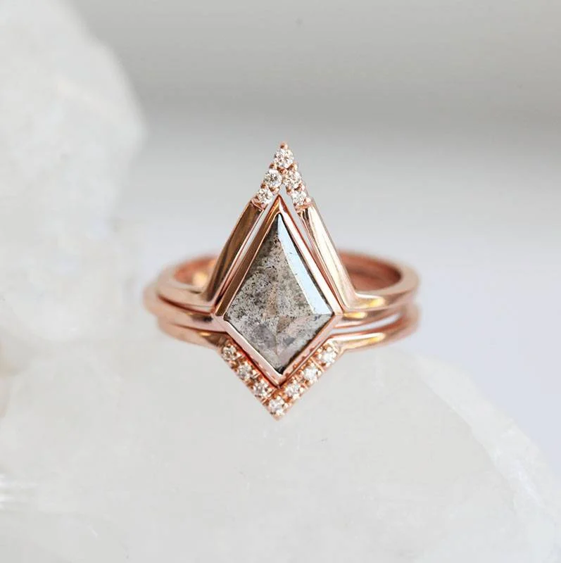 Capucinne Kite Salt & Pepper Diamond Ring Set