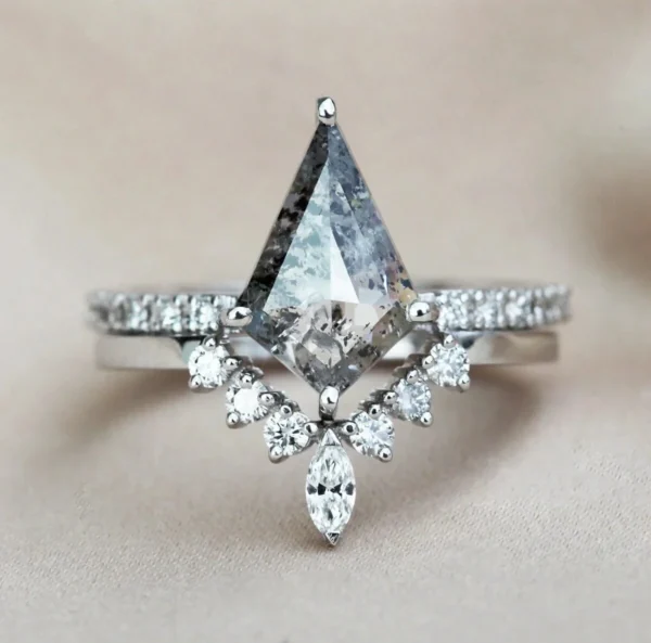 Capucinne Kiara Kite Salt and Pepper Diamond Ring Set