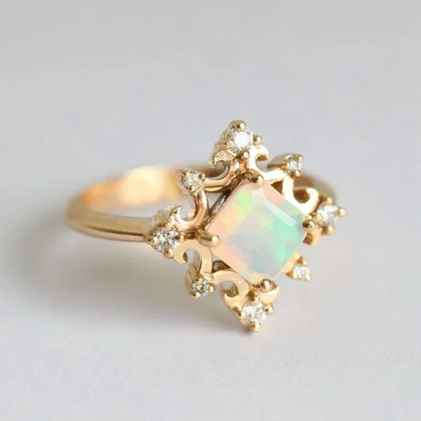 Capucinne Lilyanna Vintage Opal Ring