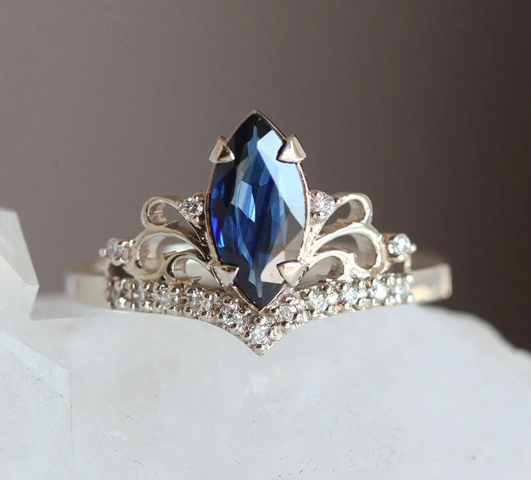 Capucinne Mariella Blue Sapphire Diamond Ring