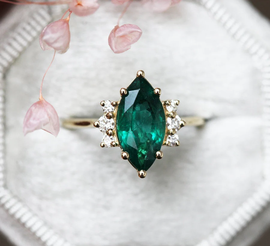 Capucinne Sophia Marquise Emerald Ring
