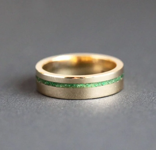 Capucinne Emerald Inlay Wedding Band