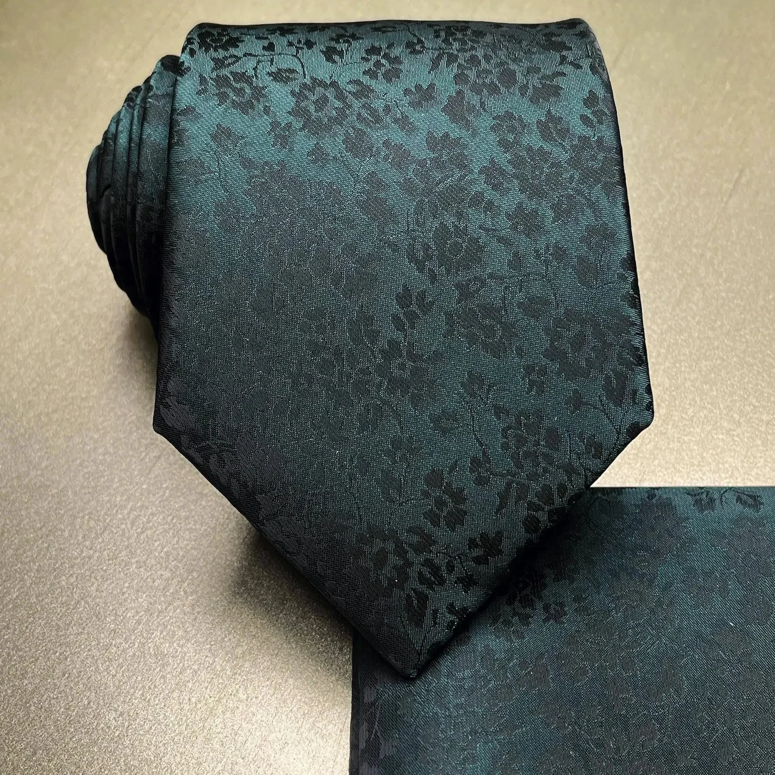 Green Self Tie Classic Neck Tie and Pocket Square Set