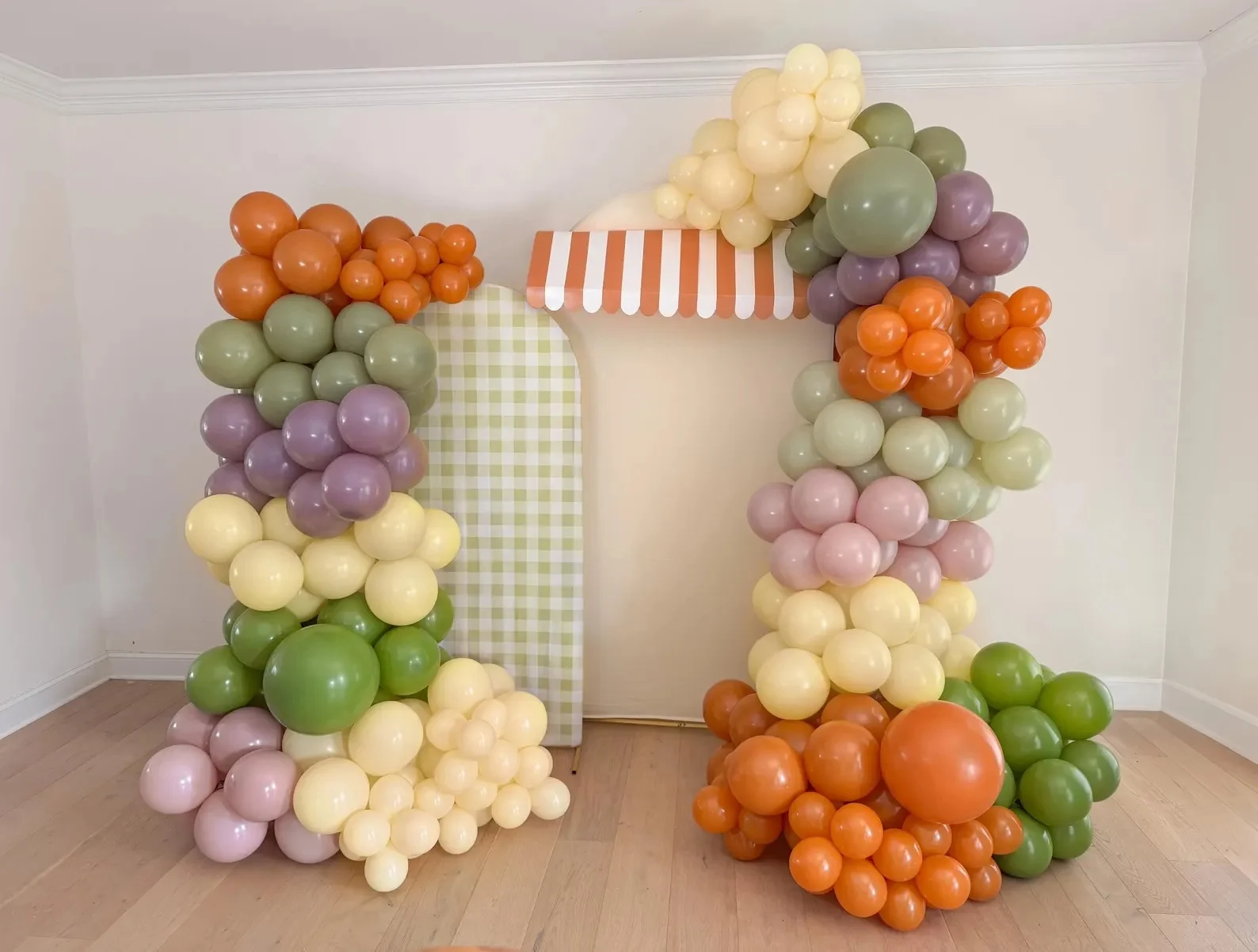 Locally Grown Balloon Garland Kit