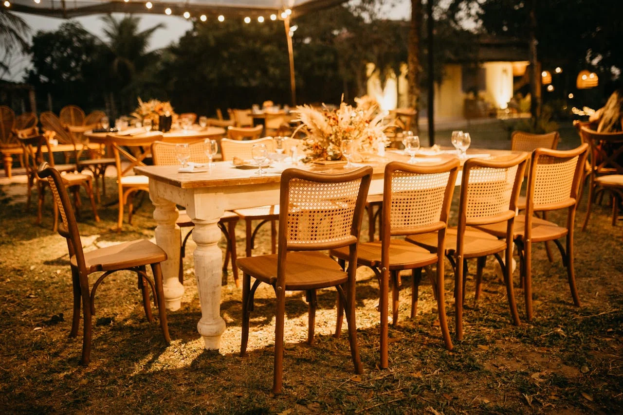 Elegant outdoor wedding table
